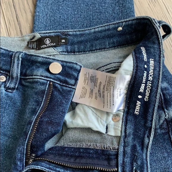 Women’s jeans -volcom - Picture 2 of 4